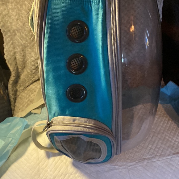 Cat carrier $30 - Picture 3 of 4